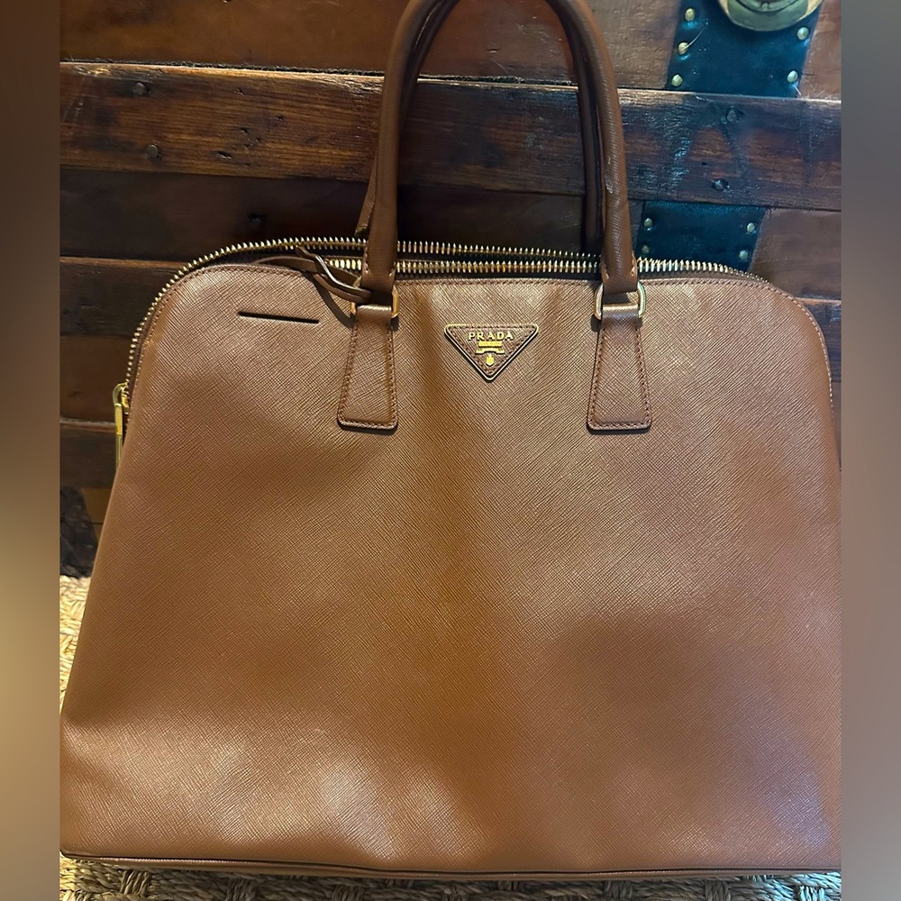 Authentic Prada Saffiano Lux Large Promenade Bag